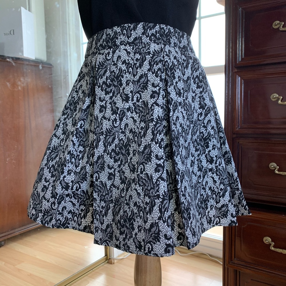 Floral black and white skirt